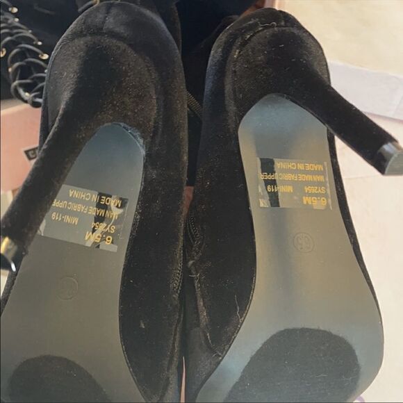 CAPE ROBBIN BLACK VELVET OVER KNEE FLOWER … - Picture 8 of 8